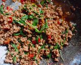 รูปขั้นตอนการทำที่ 2 ของ กะเพราหมูสับไข่ดาว แคร์หมูชวนหิว ติดตามได้ที่ยูทูป แคร์จันตนา 🤍
