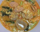 Foto langkah ke 5 dari resep Seblak bakso sosis.