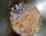Foto langkah ke 4 dari resep Labu Siam Udang Rebon Tumis Kecap.