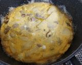 Foto langkah ke 5 dari resep Spanish Omelette/ Telur dadar spanyol.