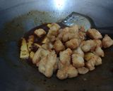 Foto langkah ke 5 dari resep Ayam Tepung Lada Hitam.