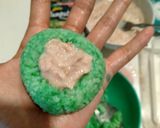 Foto langkah ke 5 dari resep Onigiri Tuna Mayo.