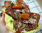 Foto del paso 4 de la receta: Tosta de bresaola con aguacate