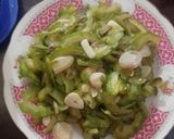 Foto langkah ke 3 dari resep Tumis Pare.