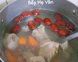 Hình bước làm 2 của món Canh sườn non nấu táo đỏ và nấm