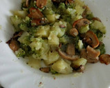 Foto del paso 4 de la receta: Ensalada de patata con brócoli y champiñones