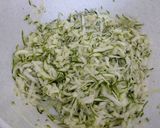 Cukkinifőzelék húsgombóccal recept fázis 2 fotója