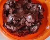 Csokis kekszgolyó meggyel recept fázis 3 fotója