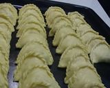 Gambar langkah 5 resipi Karipap pusar pusing2.