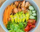 Foto langkah ke 6 dari resep Salmon Poke Bowl.
