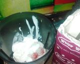 A picture of step 1 of Strawberry cream shake.