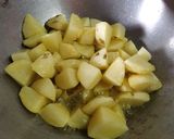 বাদাম দিয়ে নিরামিষ মোচা ঘন্ট (Badam diye niramish mocha ghonta recipe in bengali) রেসিপির ধাপ 2 ছবি