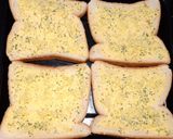 Foto langkah ke 7 dari resep Roti Garlic.