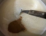 Foto del paso 2 de la receta: Receta de aprovechamiento: Sirope de manzana con manzanas pochadas