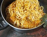 Foto del paso 1 de la receta: Pasta de aprovechamiento con pollo frito en salsa