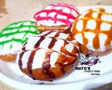 A picture of step 20 of 4 different Glazed doughnuts💃💃💃💃💃.