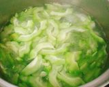 Hình bước làm 1 của món Khổ qua xào mì căn