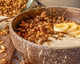 Foto del paso 1 de la receta: Granola de almendras rápida en Air Fryer y smoothie de plátano