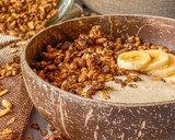 Foto del paso 1 de la receta: Granola de almendras rápida en Air Fryer y smoothie de plátano