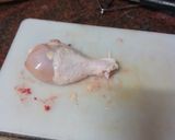 Foto del paso 1 de la receta: Muslos de pollo asados en freidora de aire con papas arrugas y mojo