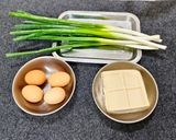 蔥燒豆腐炒蛋(簡單料理）的食譜步驟1照片
