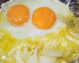 Foto langkah ke 4 dari resep Sosis Telur saus Mentega.