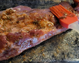 Foto del paso 1 de la receta: Tira de churrasco de cerdo a la miel con calabacín