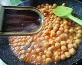 Foto del paso 2 de la receta: Garbanzos con anchoas al pimentón