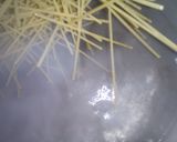 A picture of step 1 of Spaghetti with stew.