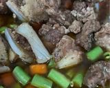 Foto langkah ke 3 dari resep Asem - asem daging buncis wortel.