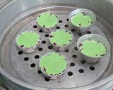 Foto langkah ke 9 dari resep Bolu Kukus Mekar.