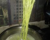 Foto langkah ke 7 dari resep Mi kelor homemade.