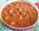 A picture of step 6 of Spanish Meatballs in Sauce.