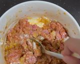 Foto langkah ke 3 dari resep Homemade Beef Patty.