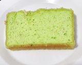 Foto langkah ke 7 dari resep Keto Pandan Coconut Cake.
