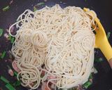 Foto langkah ke 2 dari resep Mie Kangkung Udang.