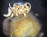 Foto langkah ke 2 dari resep Nasi Goreng Ayam Mentega.