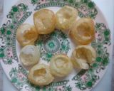 A picture of step 3 of Pizza panipuri.