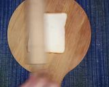 A picture of step 4 of Bread Pockets 🤤🥙.