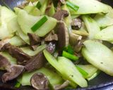 Hình bước làm 3 của món Su su xào lòng gà