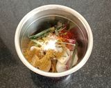 A picture of step 1 of Burmese veg khow suey.