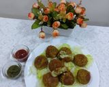 A picture of step 6 of Veg cheese balls.