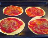 Foto del paso 1 de la receta: Mini pizzas