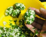 A picture of step 2 of Semolina methi mudiya.