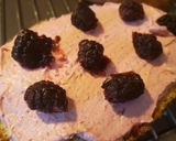 Foto del passaggio 8 della ricetta Plumcake con crema di gelsi e fragole