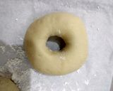 Foto langkah ke 7 dari resep Donat Ekonomis.