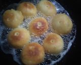 Foto langkah ke 2 dari resep Donat tape mix kentang...