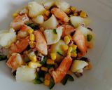 Foto del paso 7 de la receta: Ensalada de langostinos con vinagreta de lima y hierbabuena