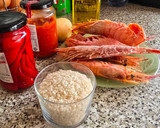 Foto del paso 1 de la receta: Arroz meloso con gambas y pimiento rojo