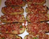 Pas rețetă Bruschette cu ton și roșii 1 fotografie